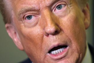 Ukrajina nemusí přežít, řekl Trump. Zelenskyj podle něj vzal USA peníze jako dítěti bonbon - Novinky